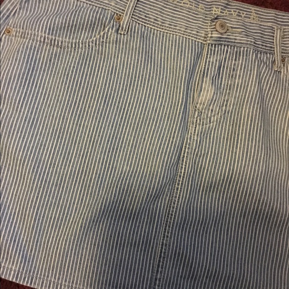 Striped Mini - Picture 2 of 3